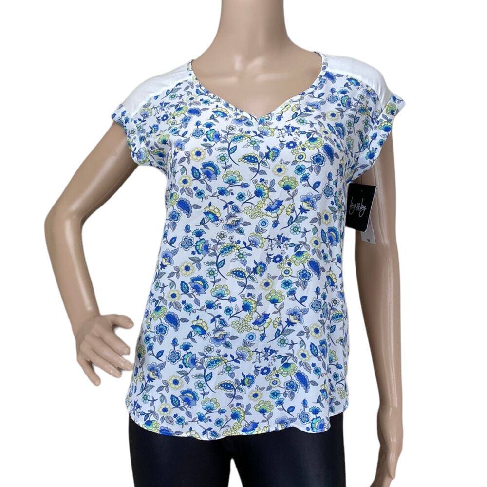 New By&By Women's White Multi Floral Short Sleeve V-Neck Shirt Top Junior XS